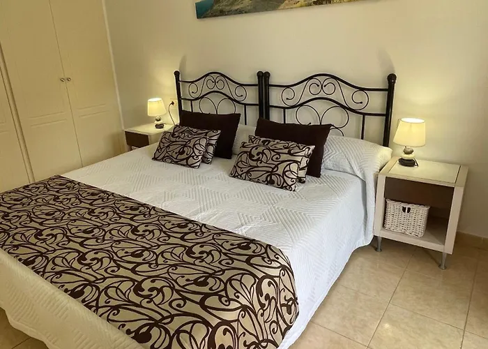 Govimar Terrace & Pool - Parking